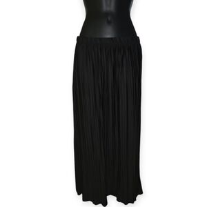 ☆Zara Black Pleated Maxi Skirt☆